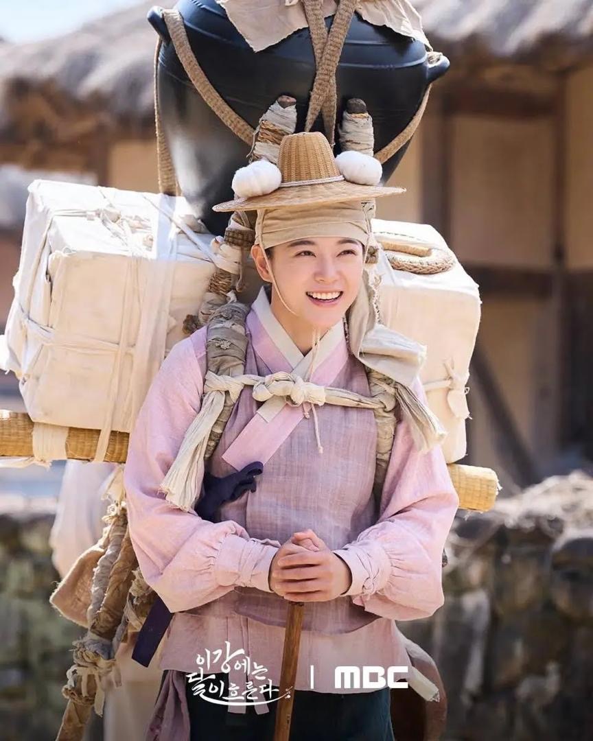 “Moon River”, Kisah Pertukaran Jiwa, Dendam dan Perebutan Kuasa di Istana Joseon 2 d6fe709b f1c0 4a33 95ac 3fb667a27ad5