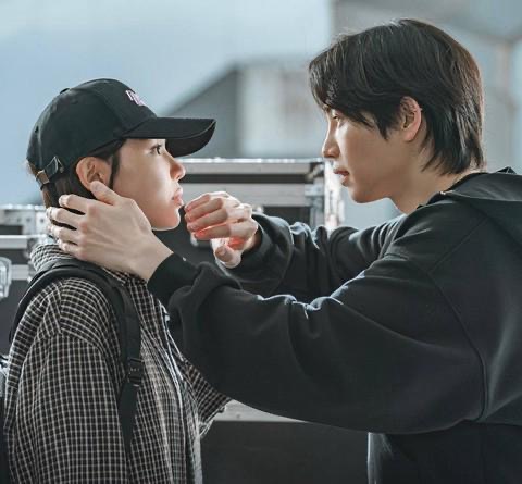 Ulasan Drama Korea Idol I: Bila Peguam Terpaksa Bela Idola K-pop Sendiri 2 Ulasan Drama Korea Idol I: Bila Peguam Terpaksa Bela Idola K-pop Sendiri