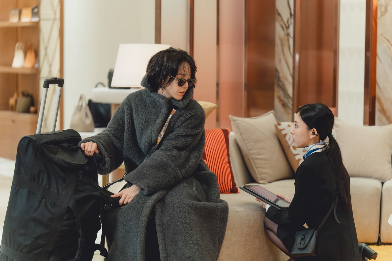 Inspirasi Kisah Benar: ‘The Art of Sarah’ Cetus Perbandingan Dengan Skandal Penipuan Jam Mewah Korea 4 The Art of Sarah