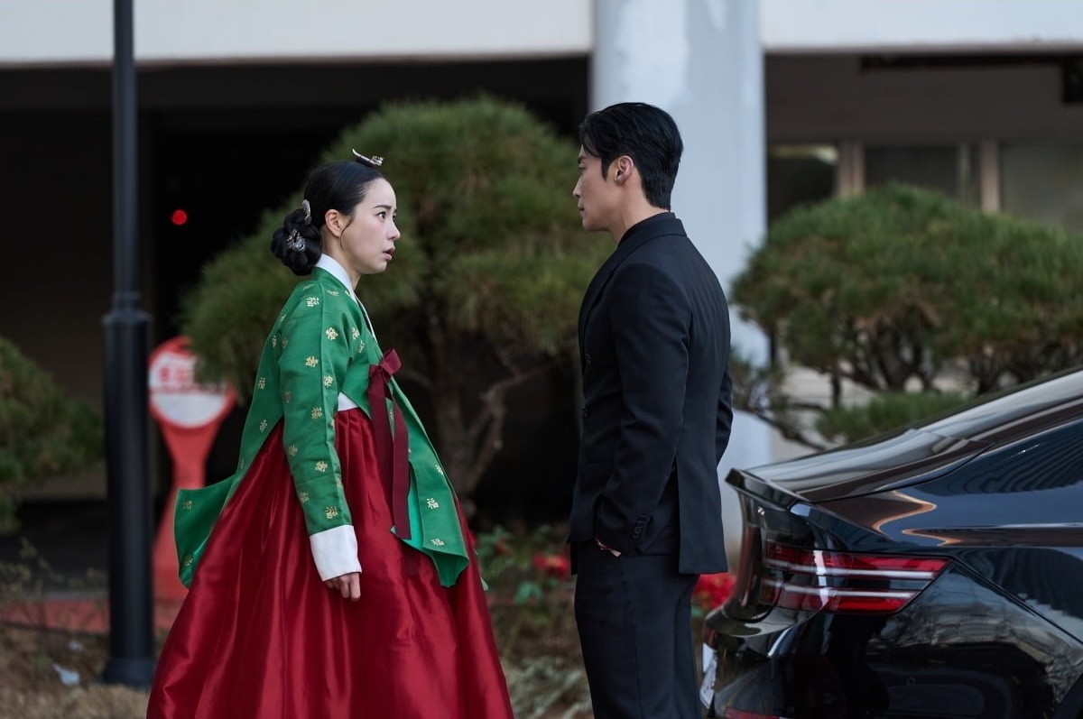 Lim Ji Yeon Jadi Penjahat - Bangkit Dari Zaman Joseon, Heo Nam Jun sebagai Chaebol Kejam Dalam Drama Fantasi 2026 3 Lim ji yeon