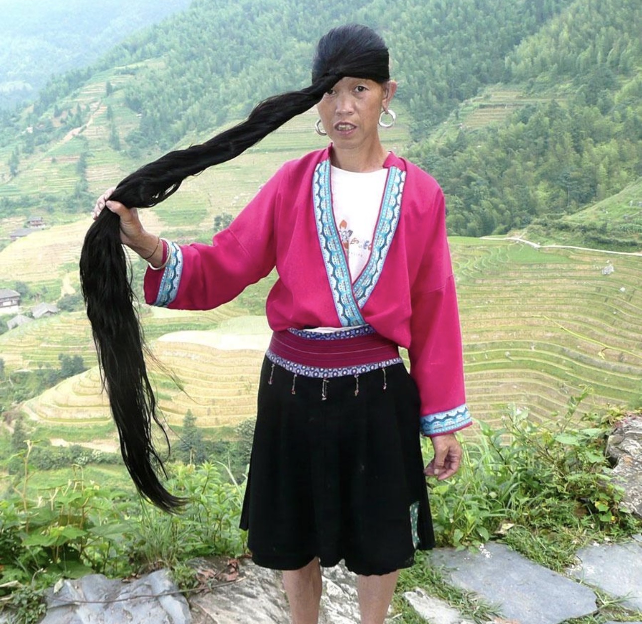 Desa Huangluo Yao di China: “Rapunzel Dunia Nyata” dengan Tradisi Rambut Terpanjang 2 Desa Huangluo Yao