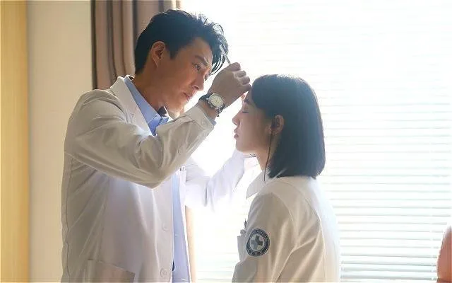 9 Drama China Bertemakan Tentera & Doktor Terbaik: Romantis, Aksi & Kisah Emosi 5 Drama china